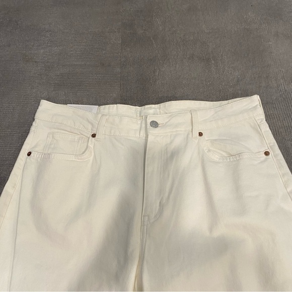 H&M‎ High Waisted Mom Jeans White 16 - Picture 2 of 7